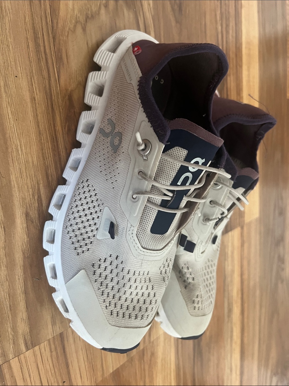 On Running Kids Sneakers in Beige with Navy Accents